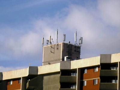 Rooftop cell site